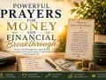 Modlitwa o pieniądze i przełom finansowy. Biblia, pieniądze, monety i notatnik z listą wyborów.