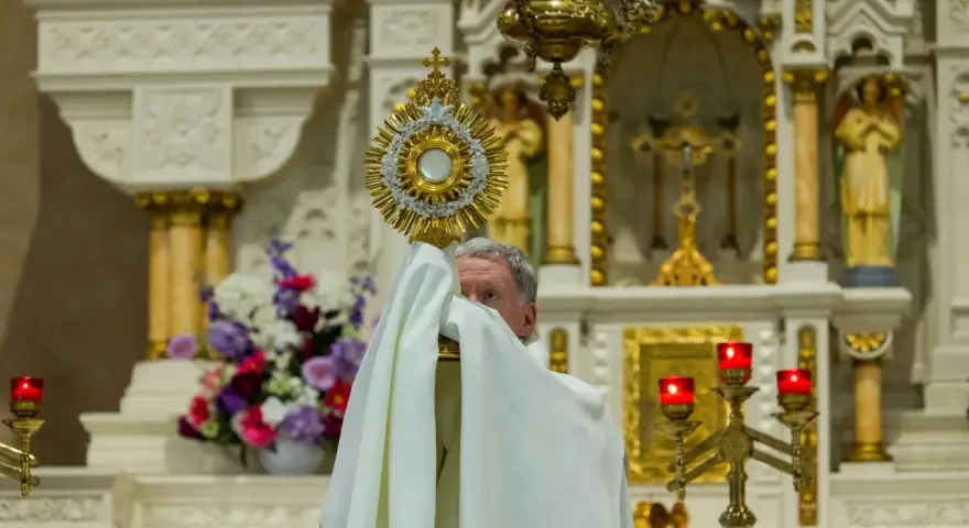 Suma w Kościele: Co to jest i dlaczego jest ważna?